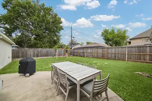 3110 Castlewood St, Houston, TX 77025 - Photo 21