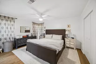 3110 Castlewood St, Houston, TX 77025 - Photo 13