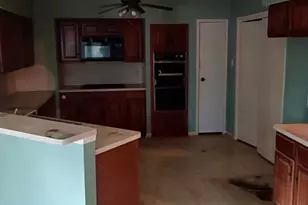 1114 N Nottingham Dr, League City, TX 77573 - Photo 7