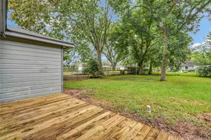 1100 Meadowlane St, Angleton, TX 77515 - Photo 11