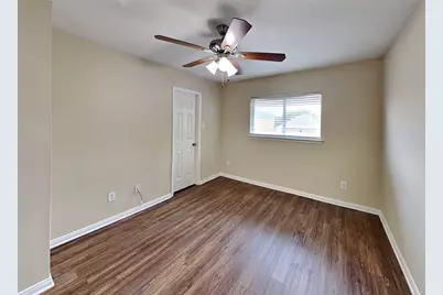 5122 Chase Park Gate Street, Bacliff, TX 77518 - Photo 15