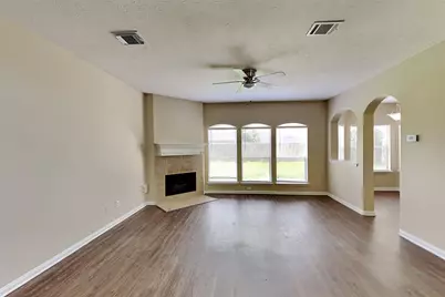 5122 Chase Park Gate Street, Bacliff, TX 77518 - Photo 5