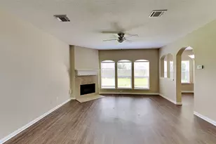 5122 Chase Park Gate St, Bacliff, TX 77518 - Photo 5
