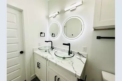 610 E 41st Street #A, Houston, TX 77022 - Photo 11