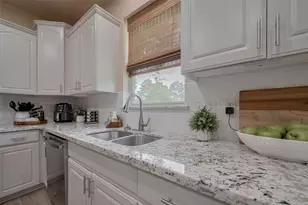 711 Stonewall Jackson Ct, Conroe, TX 77302 - Photo 17