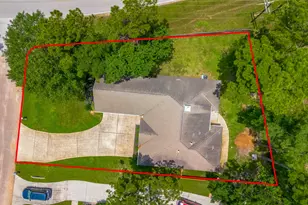 711 Stonewall Jackson Ct, Conroe, TX 77302 - Photo 47