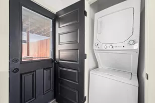 2105 Sheridan St, Houston, TX 77030 - Photo 17