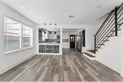 2105 Sheridan  St, Houston, TX 77030 - Photo 11