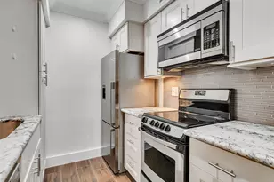 3402 Garrott St, Houston, TX 77006 - Photo 9