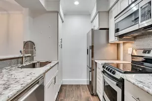 3402 Garrott St, Houston, TX 77006 - Photo 9