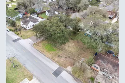 411 E Gulf Street, Baytown, TX 77520 - Photo 1