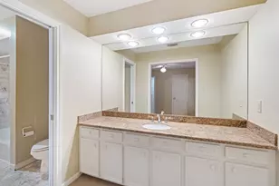 7416 Kelving St, Houston, TX 77030 - Photo 33