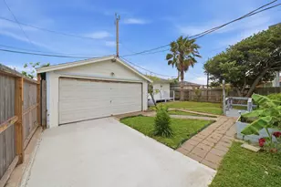 4217 Ave T 1/2, Galveston, TX 77550 - Photo 31