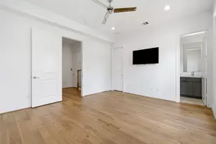 6022 Cottage Grove Lake Dr, Houston, TX 77007 - Photo 9