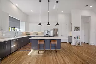 613 Jackson Hill St, Houston, TX 77007 - Photo 11