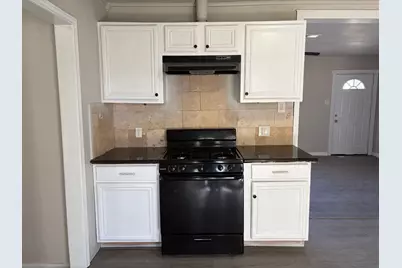 5406 Lyndhurst Drive, Houston, TX 77033 - Photo 5