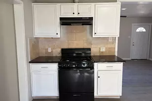 5406 Lyndhurst Dr, Houston, TX 77033 - Photo 5