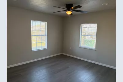 5406 Lyndhurst Drive, Houston, TX 77033 - Photo 13