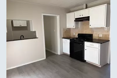 5406 Lyndhurst Drive, Houston, TX 77033 - Photo 3