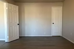 5406 Lyndhurst Dr, Houston, TX 77033 - Photo 11