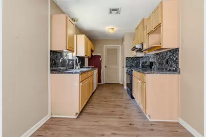 104 Talisman Street, Lake Jackson, TX 77566 - Photo 13