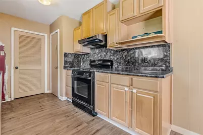 104 Talisman Street, Lake Jackson, TX 77566 - Photo 15