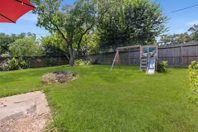 104 Talisman Street, Lake Jackson, TX 77566 - Photo 27