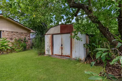 104 Talisman Street, Lake Jackson, TX 77566 - Photo 31