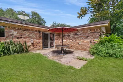 104 Talisman Street, Lake Jackson, TX 77566 - Photo 29