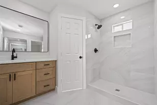13834 Sheri Hollow Ln, Houston, TX 77082 - Photo 27