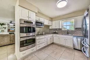 3358 County Rd 172, Alvin, TX 77511 - Photo 7