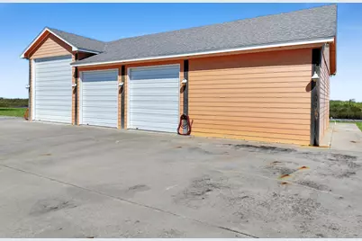 1332 Van Sant, Gilchrist, TX 77617 - Photo 9