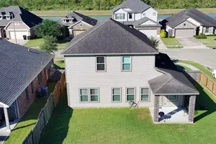394 Lake Line Dr, Alvin, TX 77511 - Photo 37
