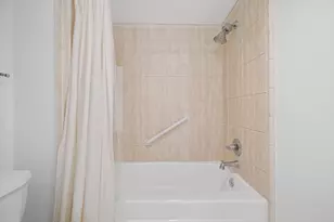 642 S Ripple Creek Dr, Houston, TX 77057 - Photo 11