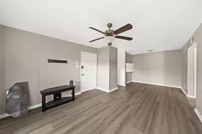9090 S Braeswood Boulevard #75, Houston, TX 77074 - Photo 5