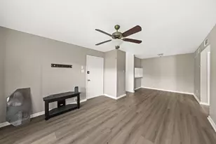 9090 S Braeswood Blvd, Houston, TX 77074 - Photo 5