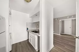 9090 S Braeswood Blvd, Houston, TX 77074 - Photo 11