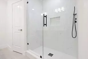 5156 Beaver Hollow Dr, Houston, TX 77084 - Photo 9