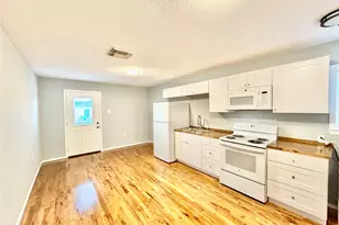 6203 Heards Ln, Galveston, TX 77551 - Photo 9