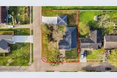 101 Talisman Street, Lake Jackson, TX 77566 - Photo 3