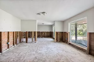 906 Brook Forest Ct, Conroe, TX 77385 - Photo 5