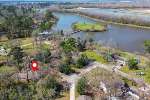 906 Brook Forest Ct, Conroe, TX 77385 - Photo 3