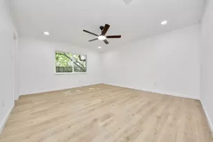 15307 Camino Del Sol Dr, Houston, TX 77083 - Photo 21