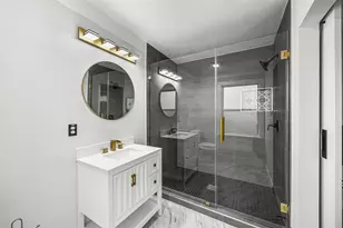 4626 Holly St, Bellaire, TX 77401 - Photo 21