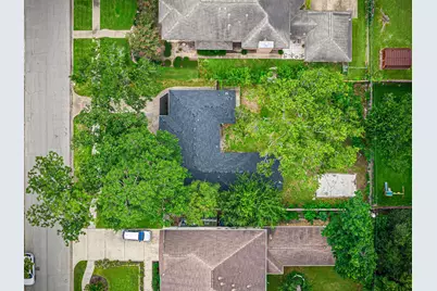 4626 Holly Street, Bellaire, TX 77401 - Photo 35