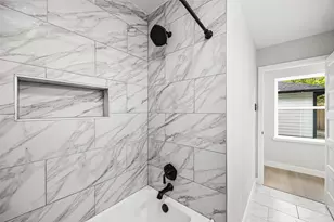 4626 Holly St, Bellaire, TX 77401 - Photo 25