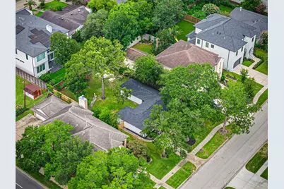 4626 Holly Street, Bellaire, TX 77401 - Photo 33