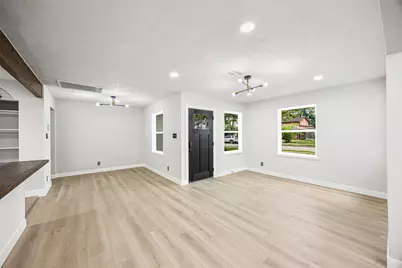 4626 Holly Street, Bellaire, TX 77401 - Photo 5