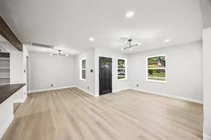 4626 Holly St, Bellaire, TX 77401 - Photo 5