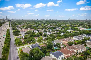 4626 Holly St, Bellaire, TX 77401 - Photo 31